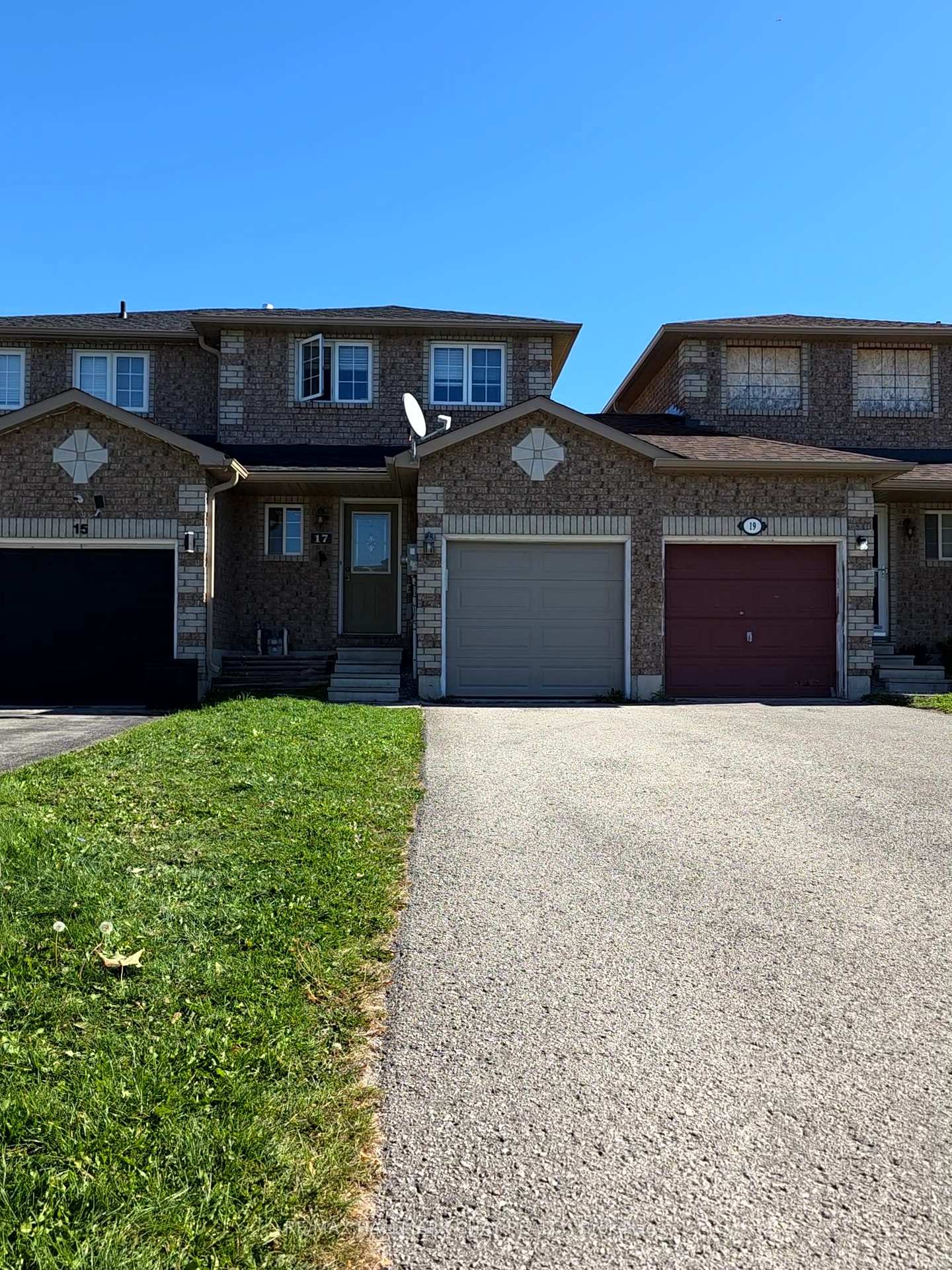 Photo 1 of 17 Majesty Boulevard, Barrie, Innis-Shore — HOMEH