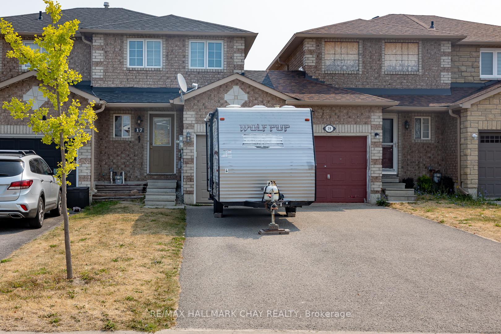 Photo 10 of 17 Majesty Boulevard, Barrie, Innis-Shore — HOMEH