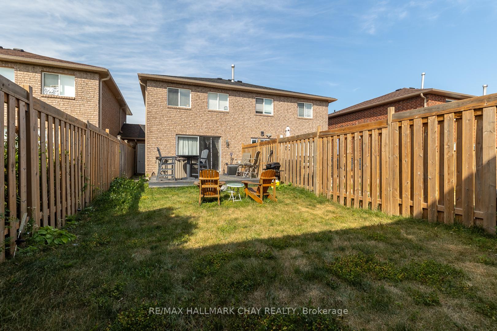 Photo 9 of 17 Majesty Boulevard, Barrie, Innis-Shore — HOMEH
