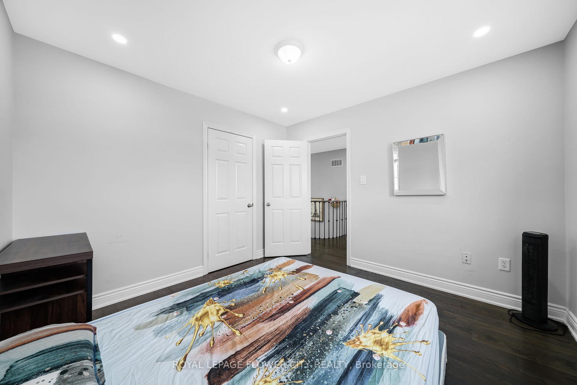 Photo 21 of 4 Stephanie Lane, Barrie, Painswick South — HOMEH