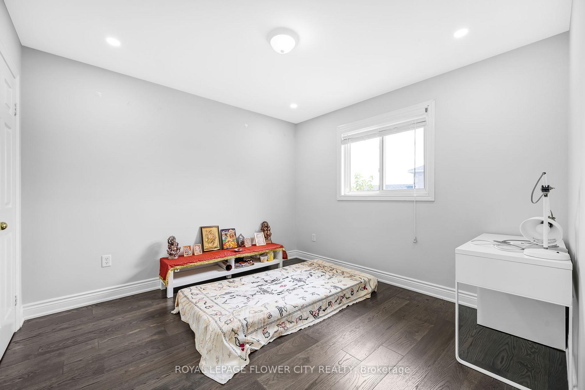 Photo 13 of 4 Stephanie Lane, Barrie, Painswick South — HOMEH