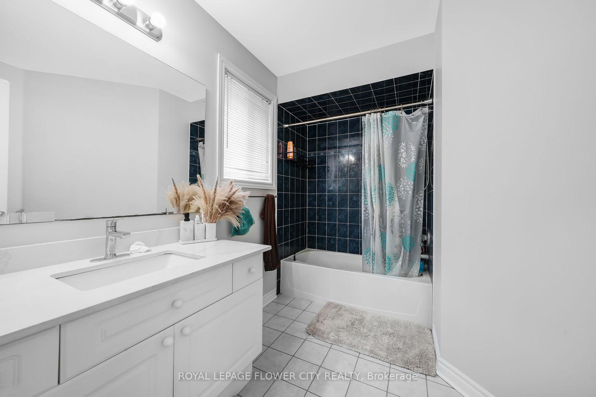 Photo 24 of 4 Stephanie Lane, Barrie, Painswick South — HOMEH