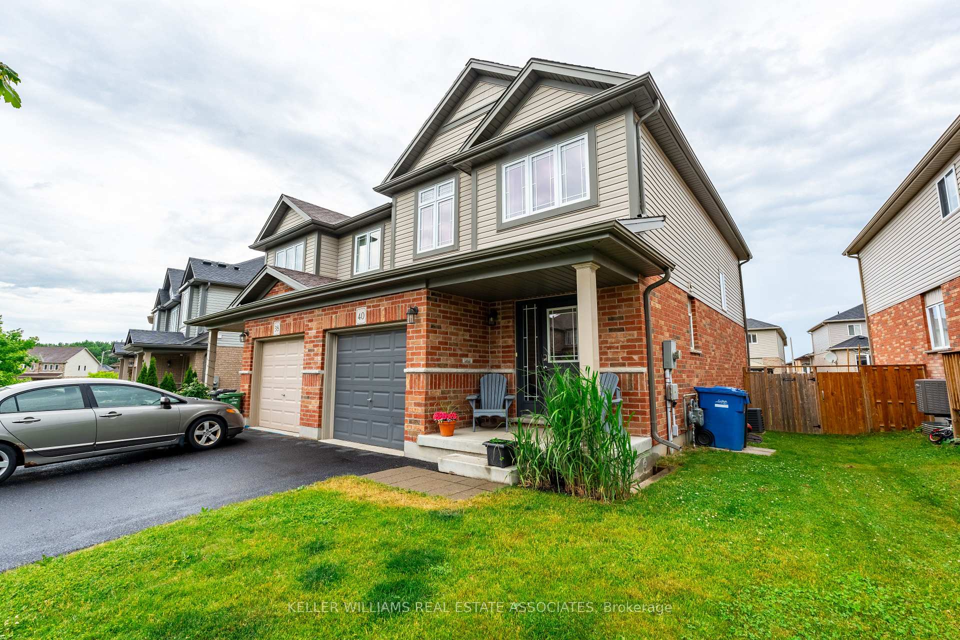 Photo 1 of 40 Drone Crescent, Guelph, Willow West/Sugarbush/West Acres — HOMEH