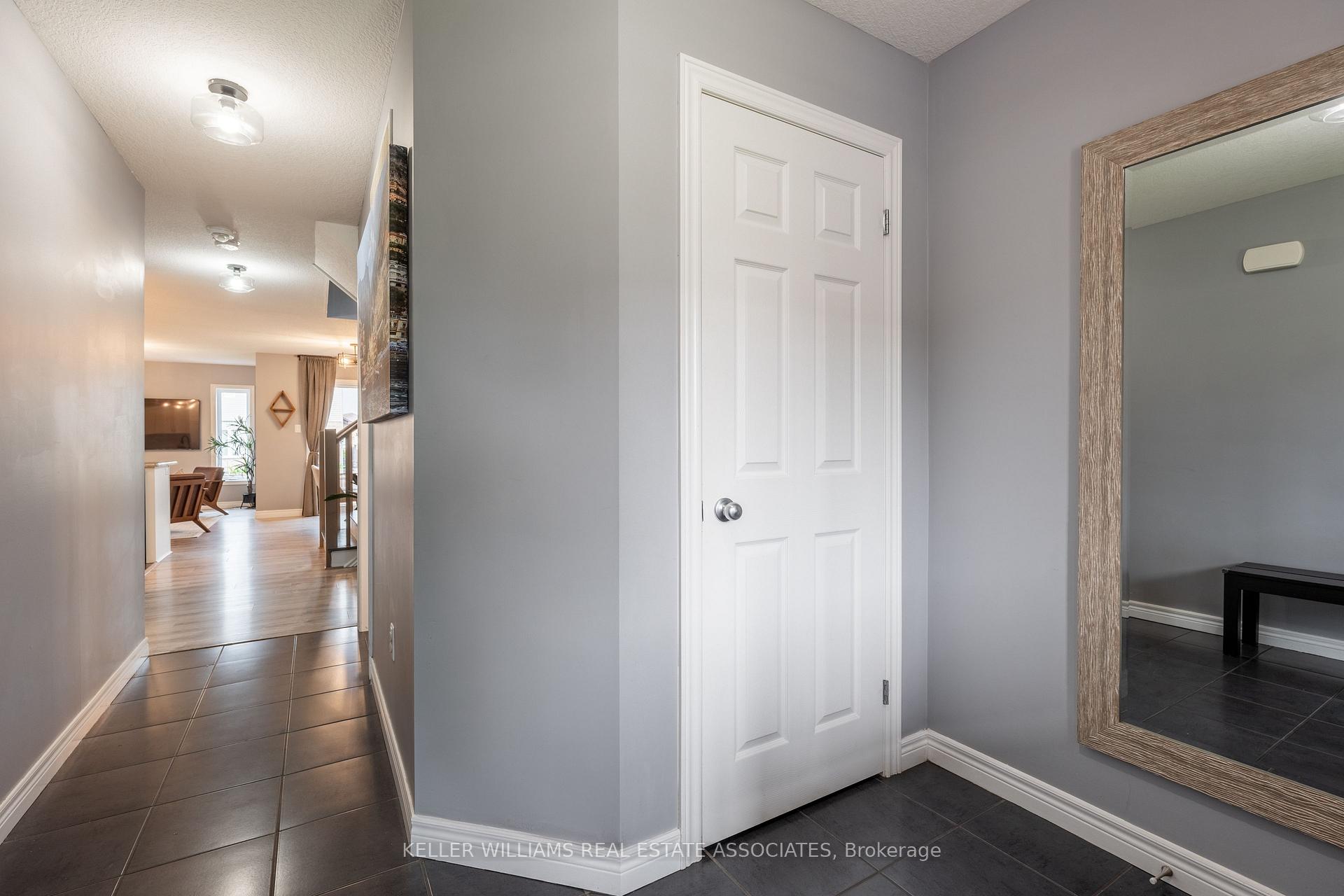 Photo 5 of 40 Drone Crescent, Guelph, Willow West/Sugarbush/West Acres — HOMEH