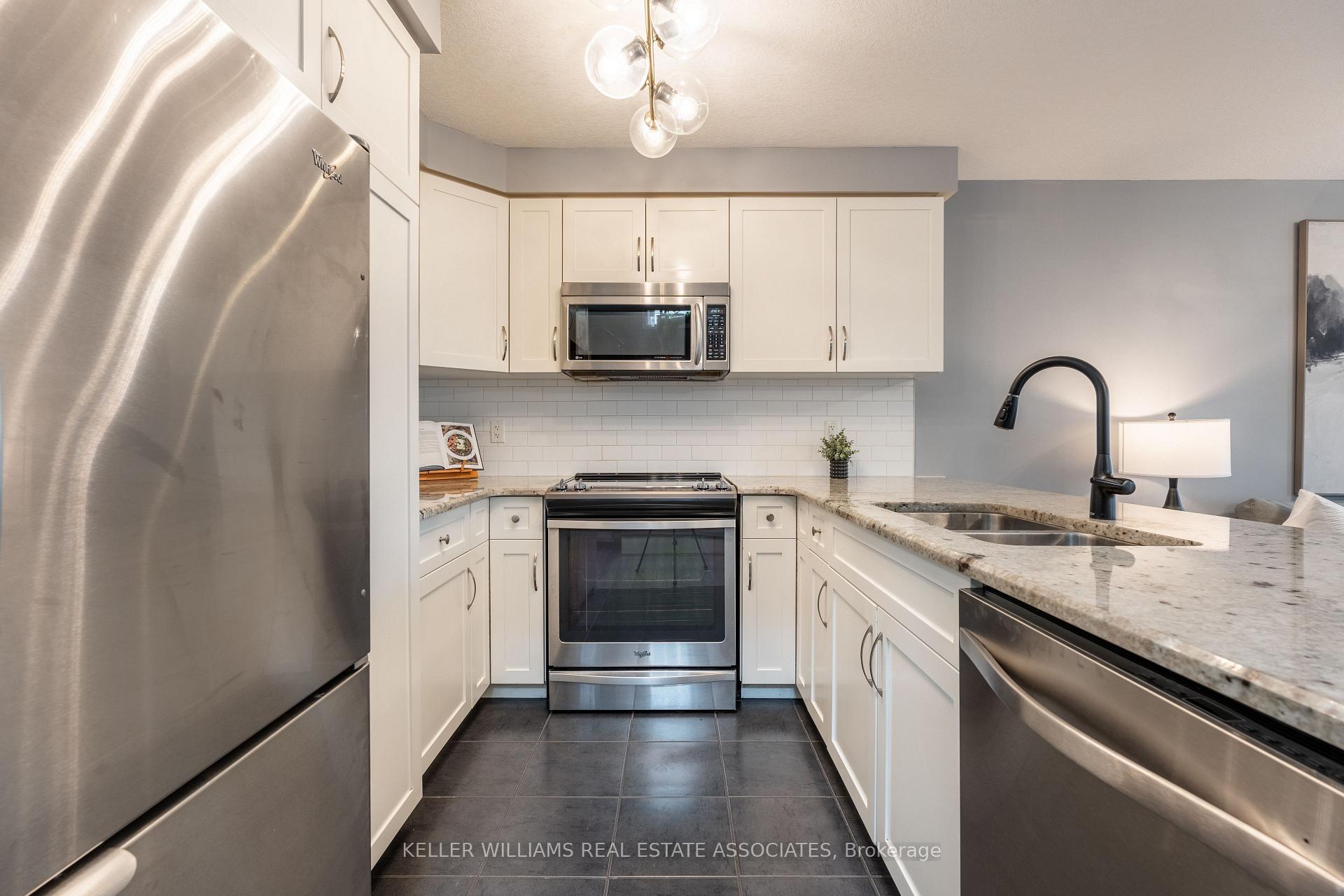 Photo 4 of 40 Drone Crescent, Guelph, Willow West/Sugarbush/West Acres — HOMEH