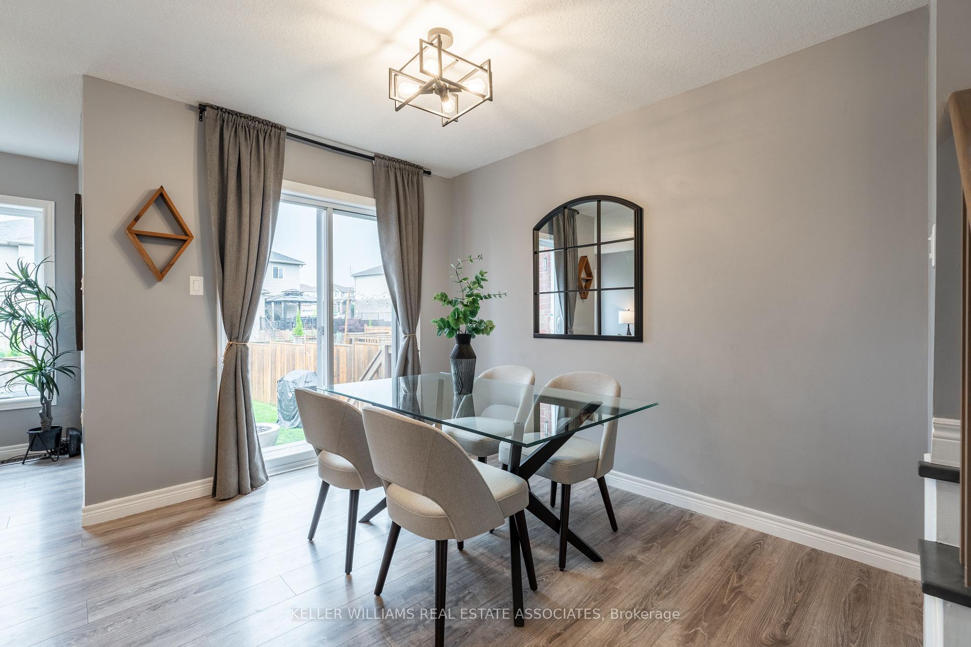 Photo 12 of 40 Drone Crescent, Guelph, Willow West/Sugarbush/West Acres — HOMEH