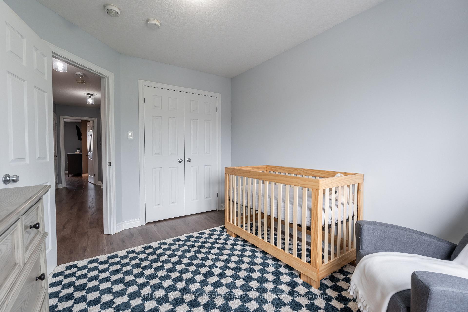 Photo 33 of 40 Drone Crescent, Guelph, Willow West/Sugarbush/West Acres — HOMEH