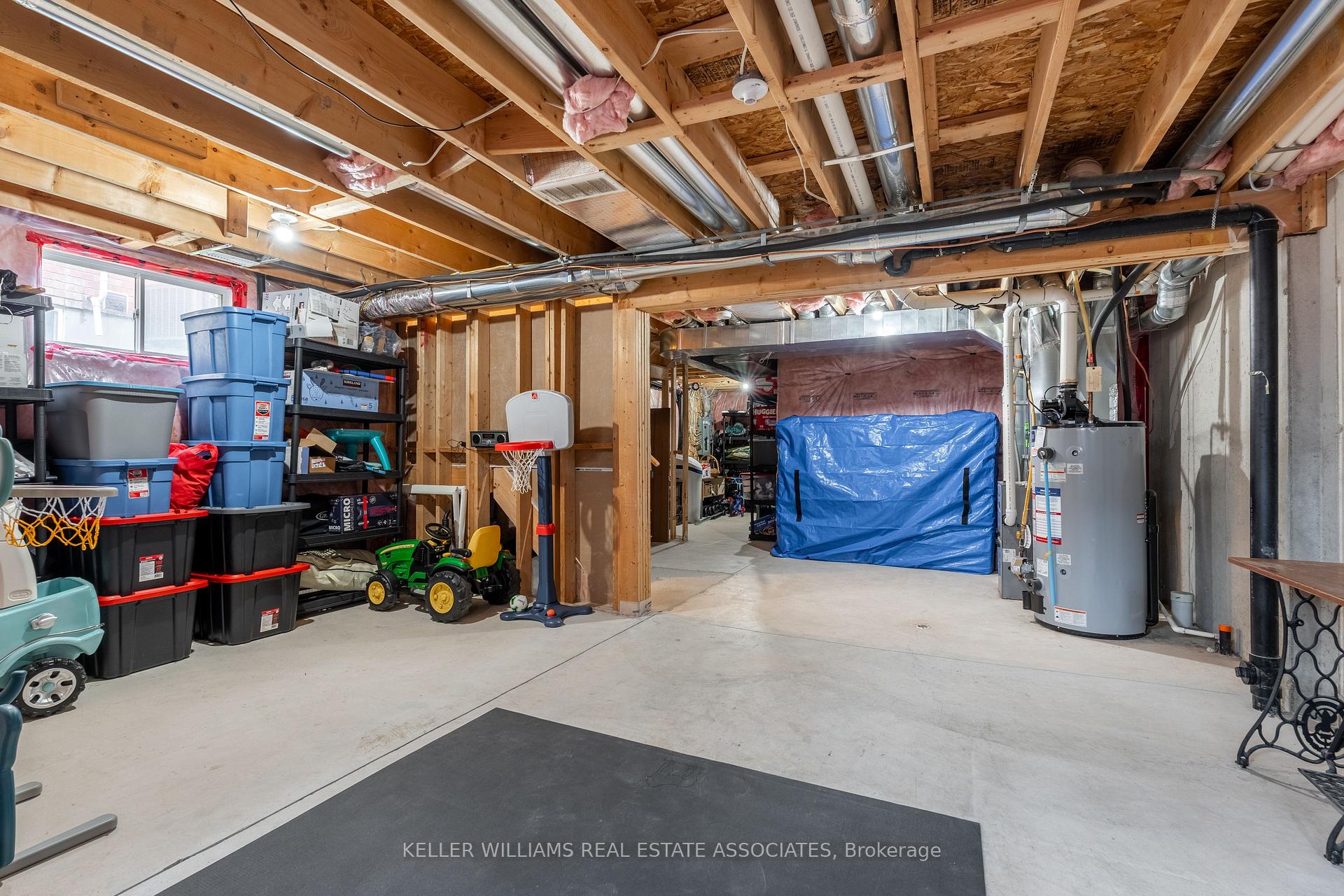 Photo 26 of 40 Drone Crescent, Guelph, Willow West/Sugarbush/West Acres — HOMEH