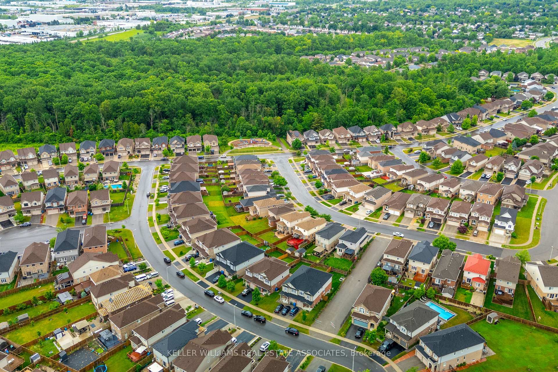 Photo 37 of 40 Drone Crescent, Guelph, Willow West/Sugarbush/West Acres — HOMEH