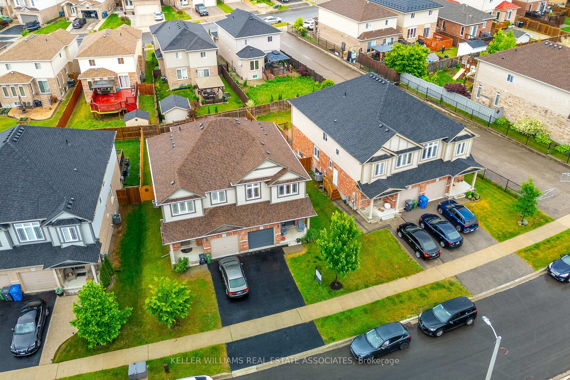 Photo 24 of 40 Drone Crescent, Guelph, Willow West/Sugarbush/West Acres — HOMEH