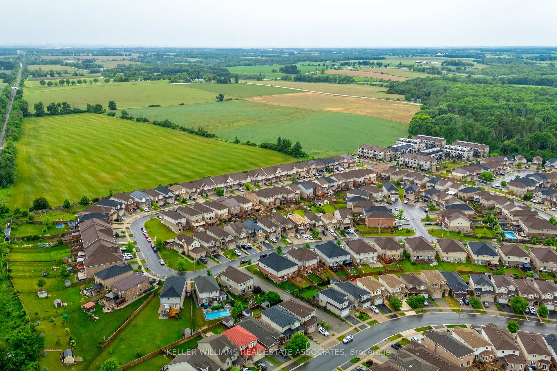 Photo 35 of 40 Drone Crescent, Guelph, Willow West/Sugarbush/West Acres — HOMEH
