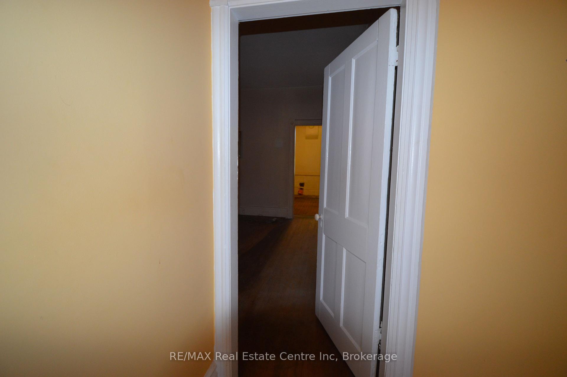 Photo 4 of 30 Glasgow Street N, Guelph, Downtown — HOMEH