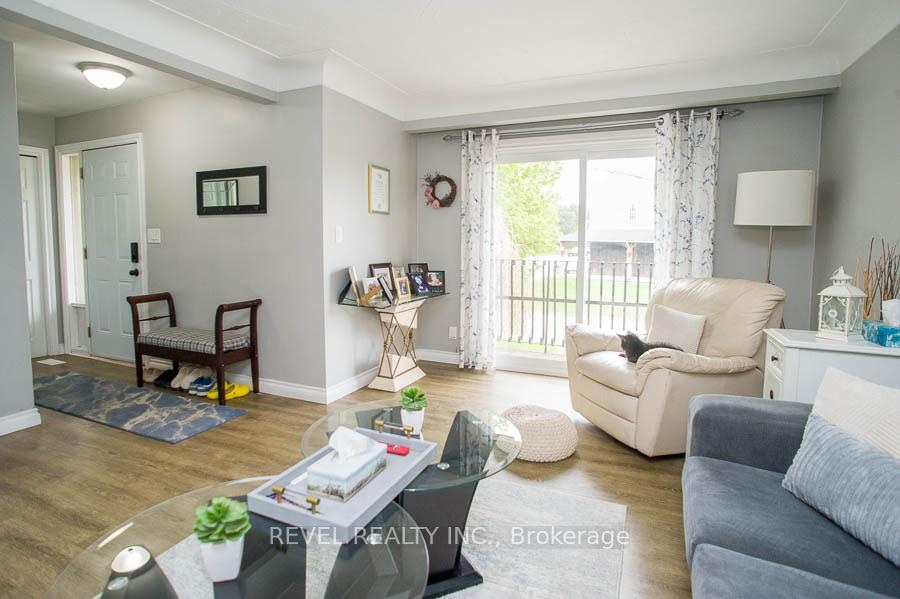 Photo 4 of 264B Bruce Street, Brantford — HOMEH