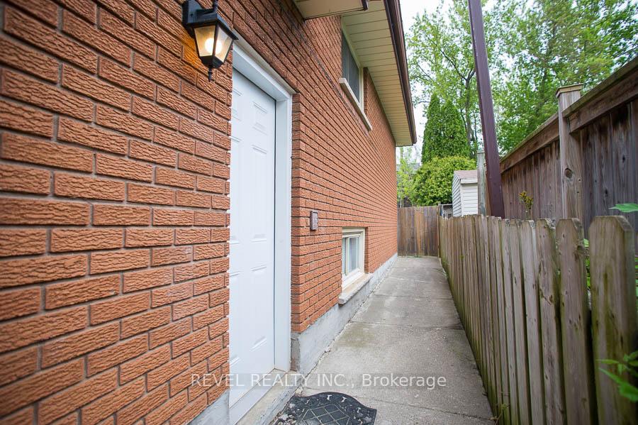 Photo 21 of 264B Bruce Street, Brantford — HOMEH