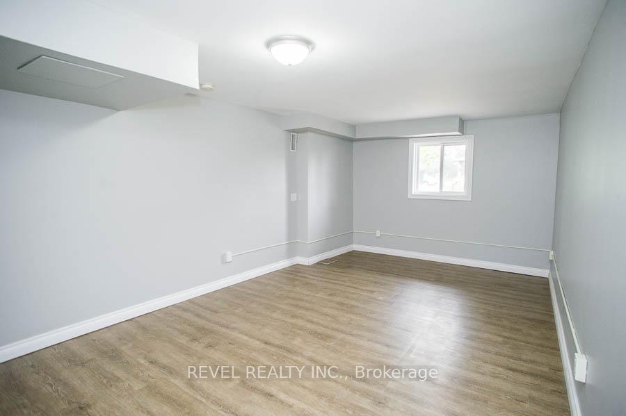 Photo 23 of 264B Bruce Street, Brantford — HOMEH