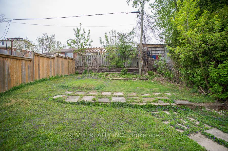 Photo 29 of 264B Bruce Street, Brantford — HOMEH