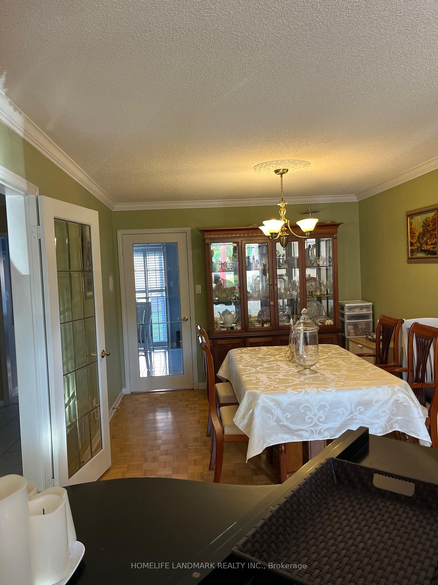 Photo 6 of 19 Eastern Road, Vaughan, West Woodbridge — HOMEH