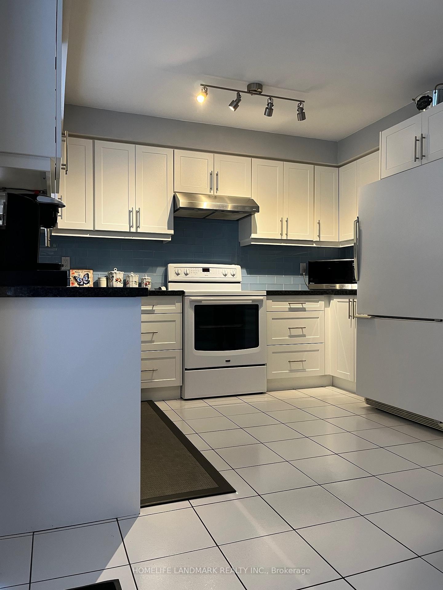 Photo 13 of 19 Eastern Road, Vaughan, West Woodbridge — HOMEH