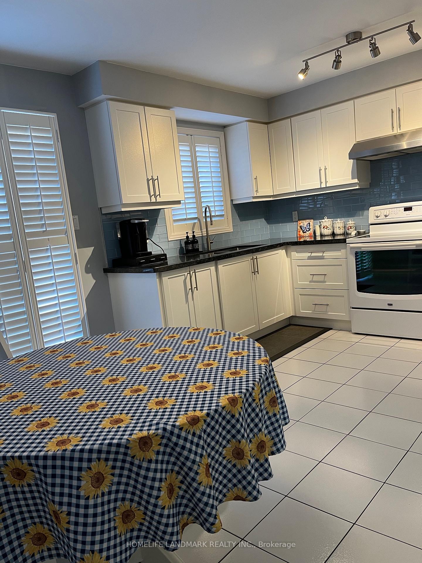 Photo 18 of 19 Eastern Road, Vaughan, West Woodbridge — HOMEH