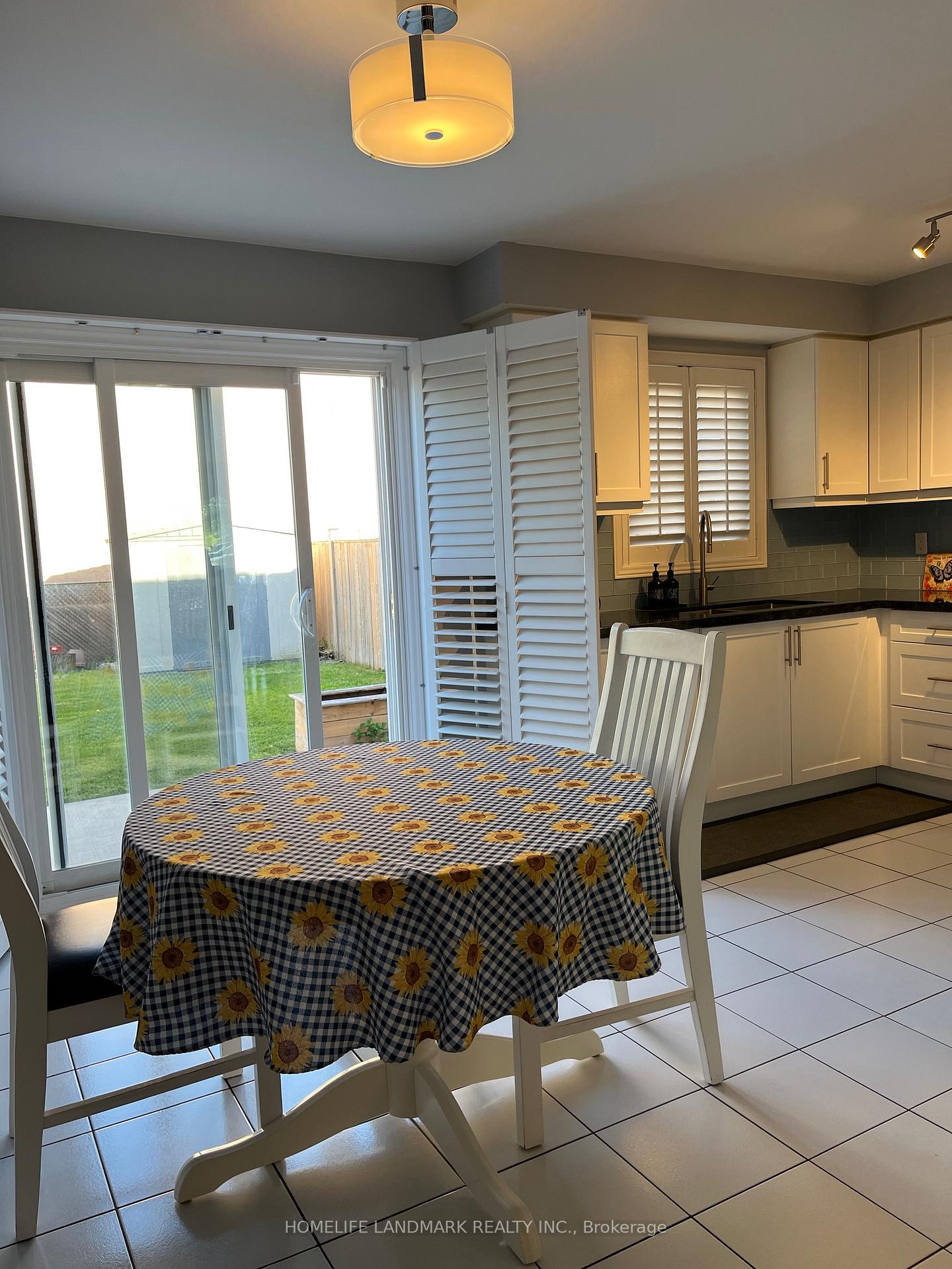 Photo 9 of 19 Eastern Road, Vaughan, West Woodbridge — HOMEH