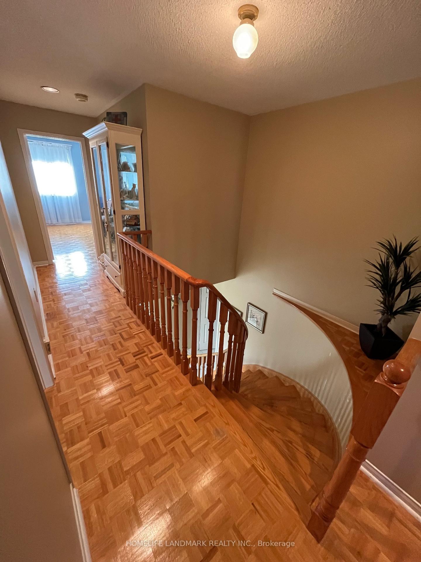 Photo 2 of 19 Eastern Road, Vaughan, West Woodbridge — HOMEH