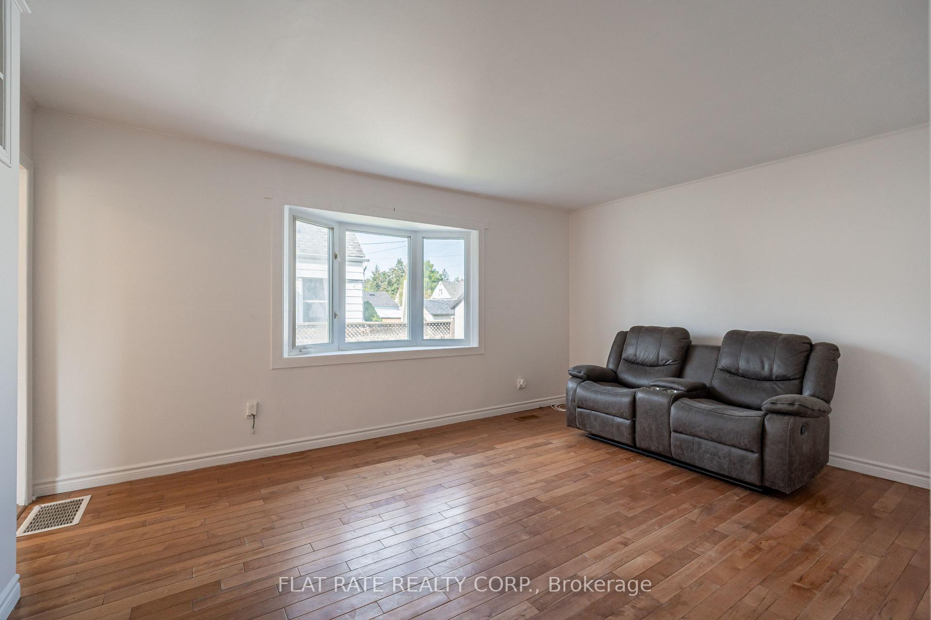 Photo 24 of 460 O'Connell Road, Peterborough, Ashburnham Ward 4 — HOMEH