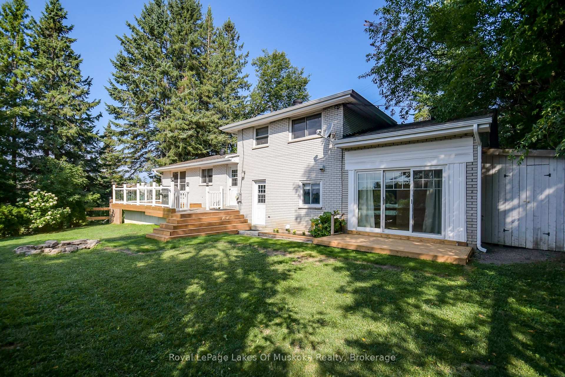 Photo 1 of 30 Taylor Road, Bracebridge, Macaulay — HOMEH