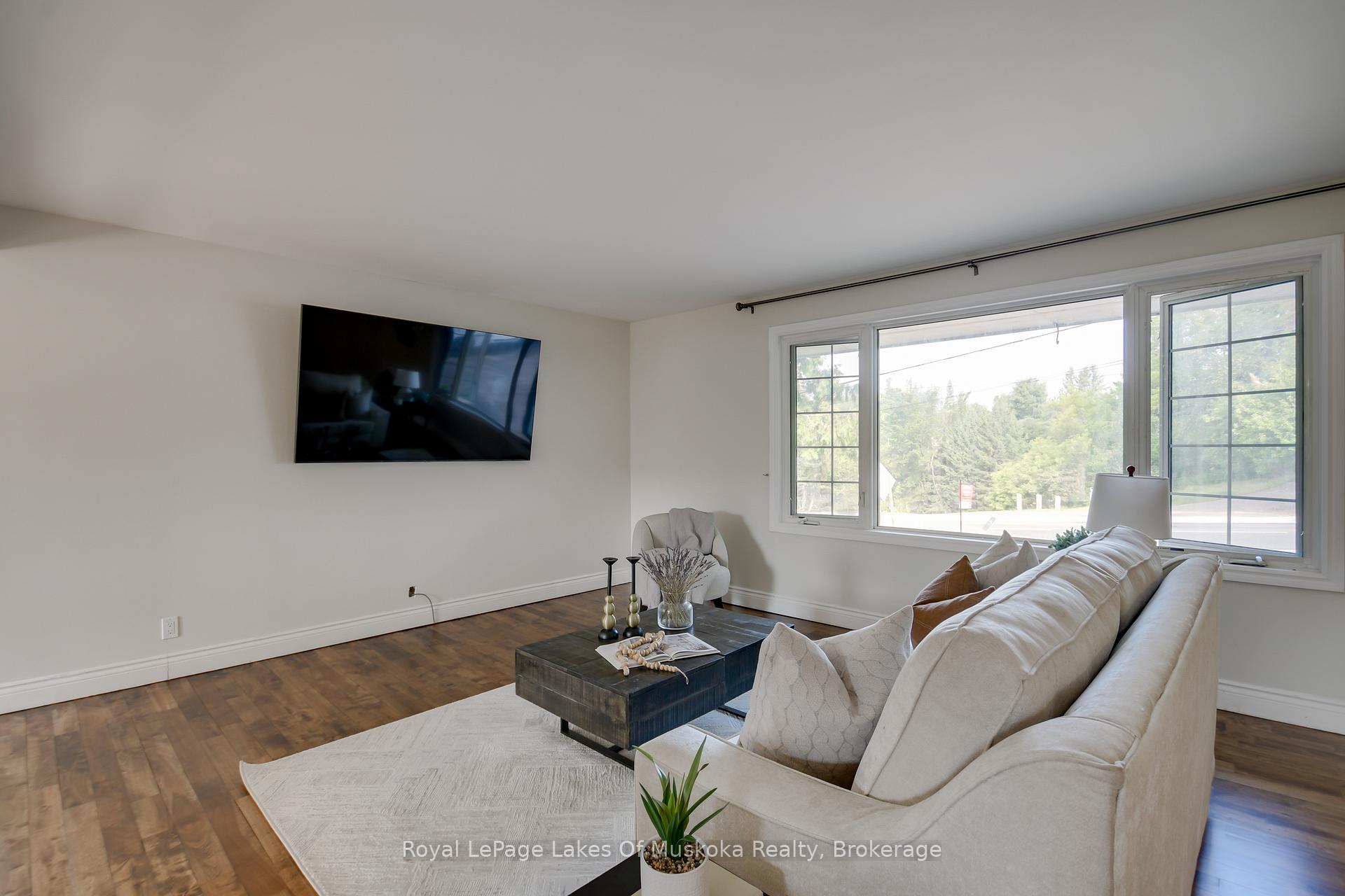 Photo 6 of 30 Taylor Road, Bracebridge, Macaulay — HOMEH