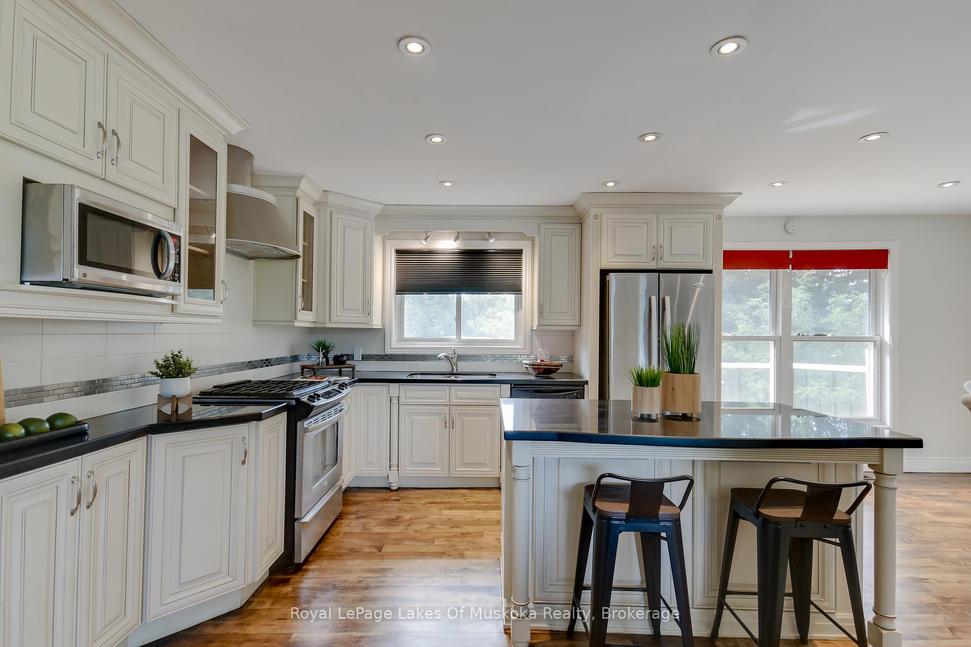 Photo 22 of 30 Taylor Road, Bracebridge, Macaulay — HOMEH