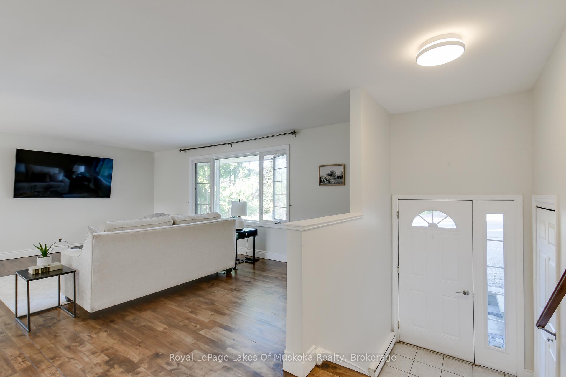 Photo 47 of 30 Taylor Road, Bracebridge, Macaulay — HOMEH