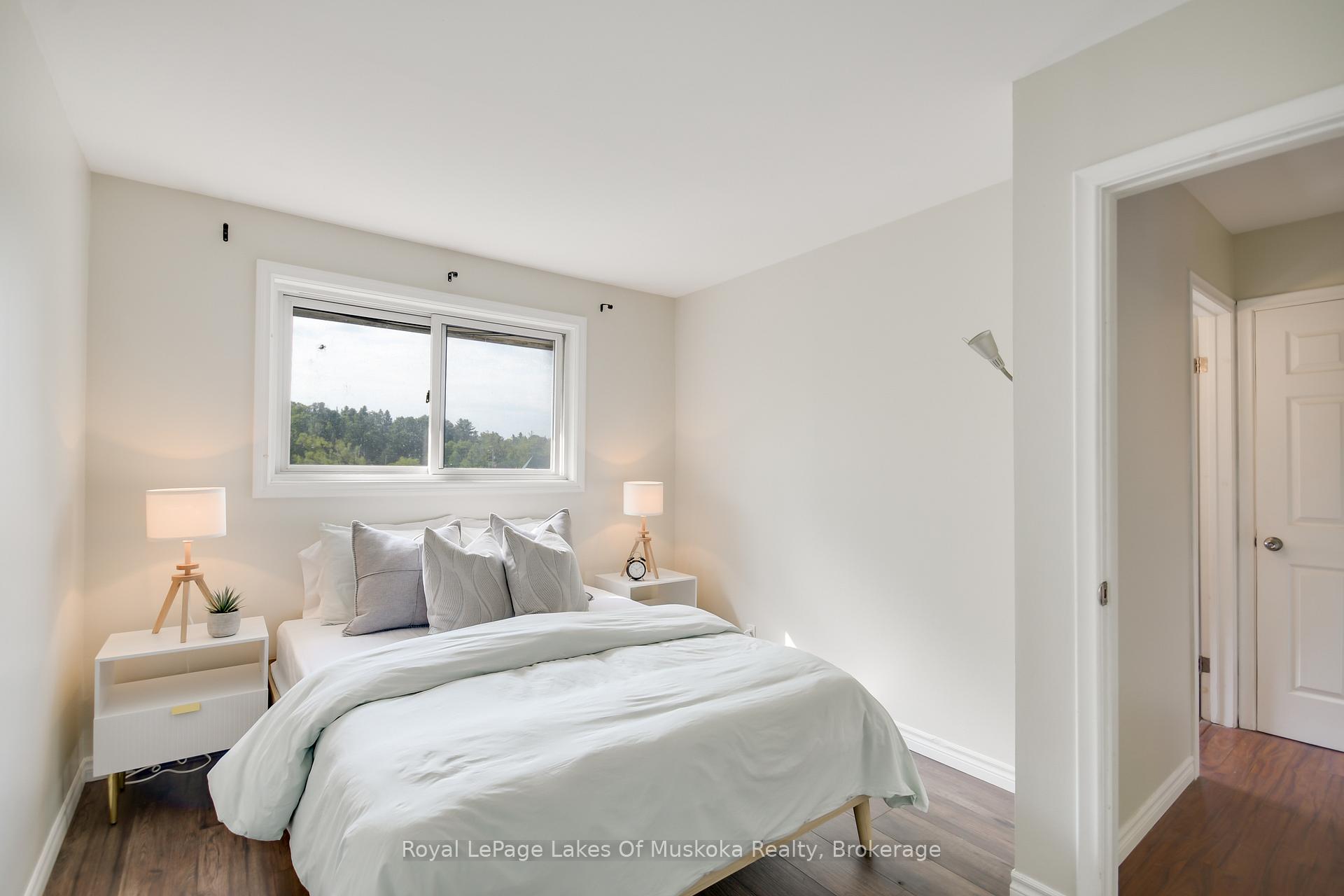 Photo 26 of 30 Taylor Road, Bracebridge, Macaulay — HOMEH