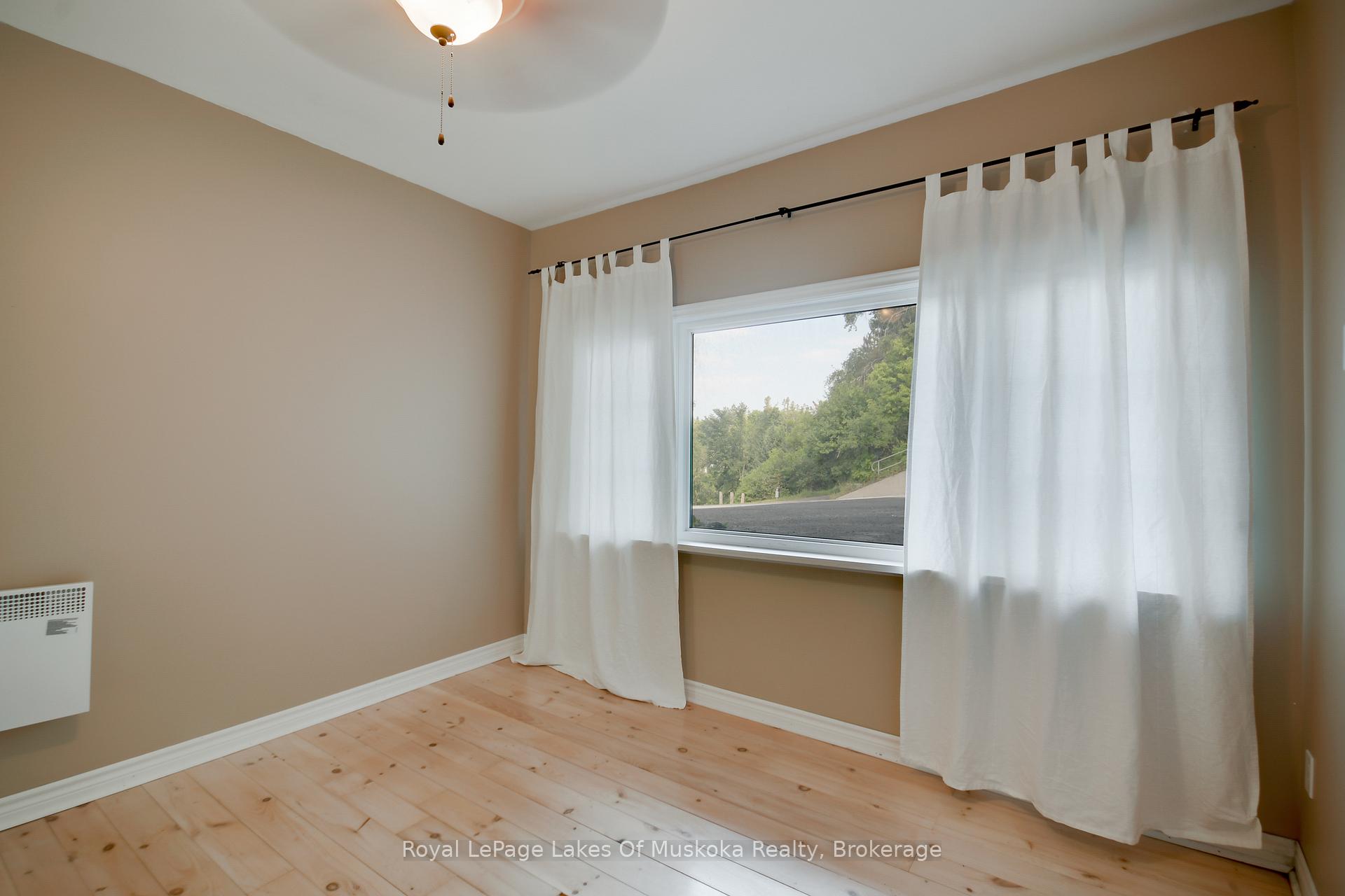 Photo 25 of 30 Taylor Road, Bracebridge, Macaulay — HOMEH