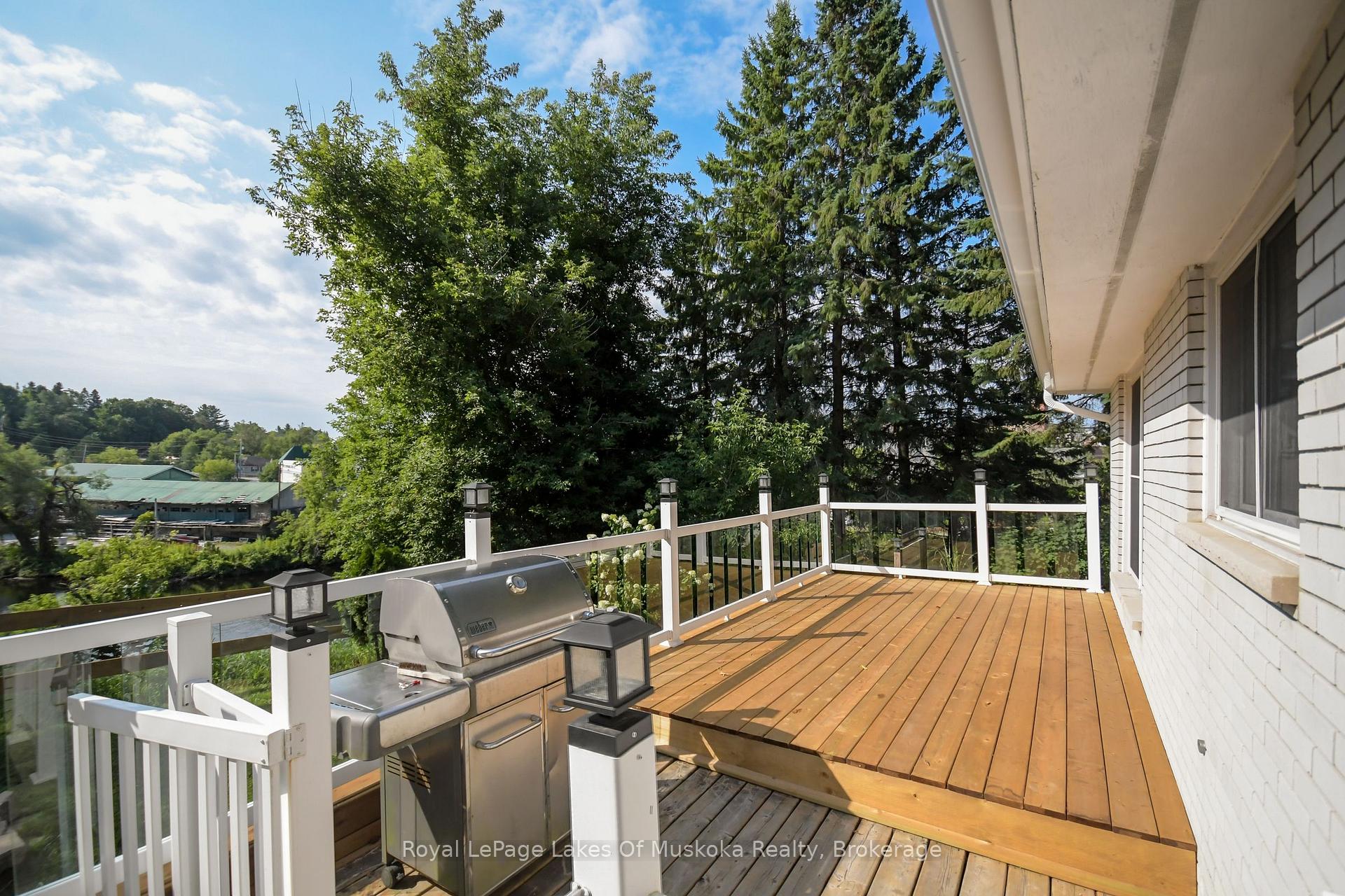 Photo 40 of 30 Taylor Road, Bracebridge, Macaulay — HOMEH