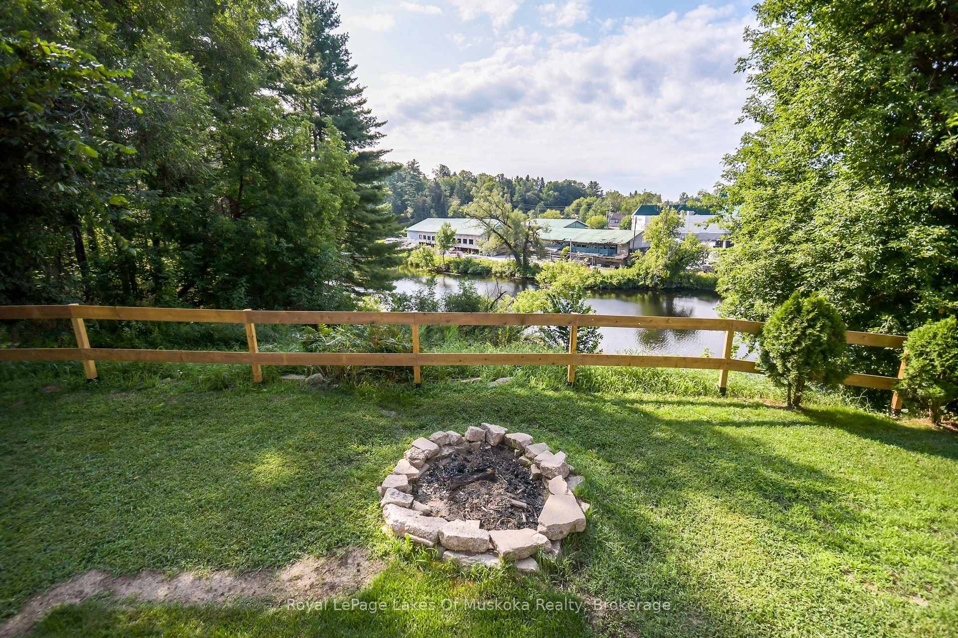 Photo 29 of 30 Taylor Road, Bracebridge, Macaulay — HOMEH