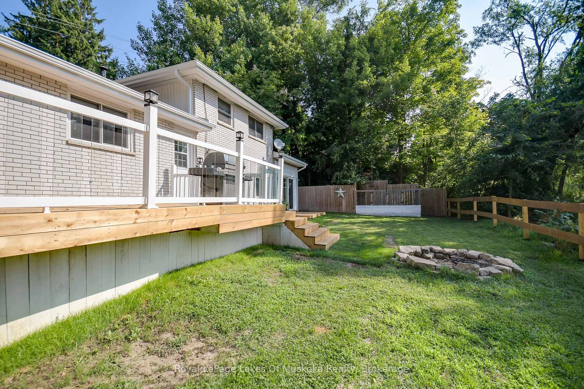 Photo 33 of 30 Taylor Road, Bracebridge, Macaulay — HOMEH