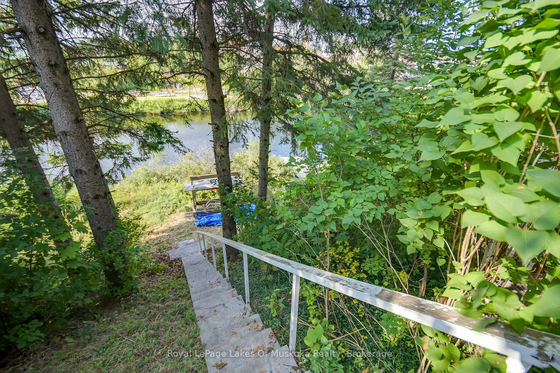 Photo 45 of 30 Taylor Road, Bracebridge, Macaulay — HOMEH