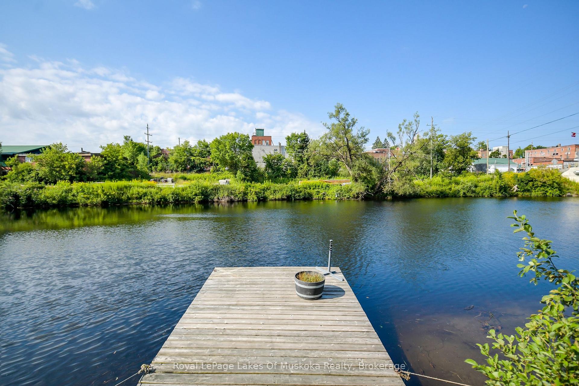 Photo 37 of 30 Taylor Road, Bracebridge, Macaulay — HOMEH