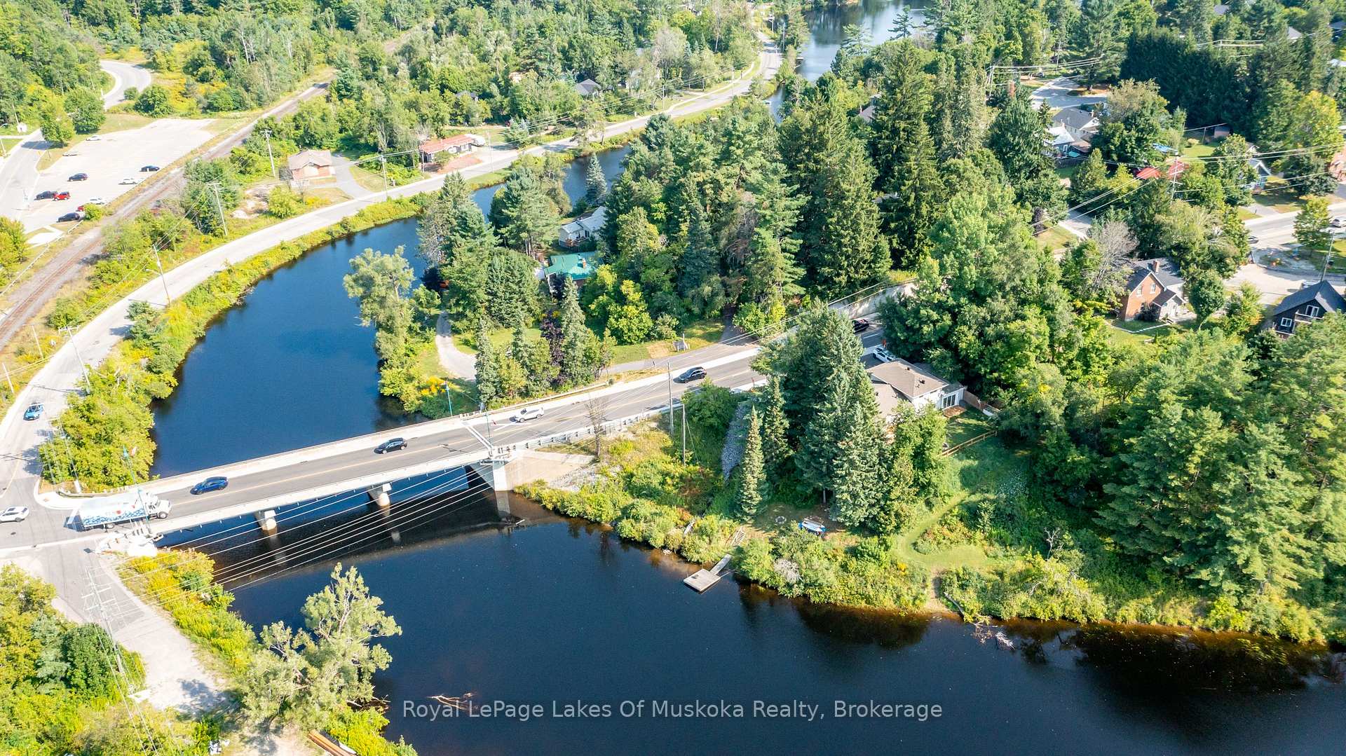 Photo 46 of 30 Taylor Road, Bracebridge, Macaulay — HOMEH