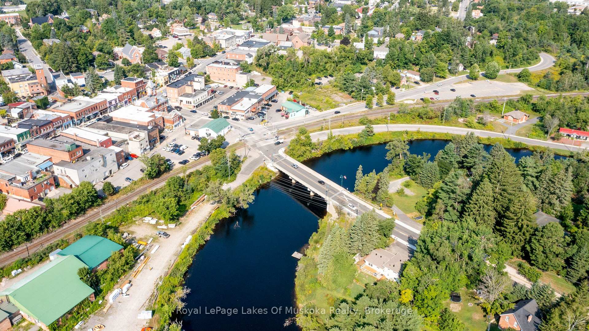 Photo 44 of 30 Taylor Road, Bracebridge, Macaulay — HOMEH