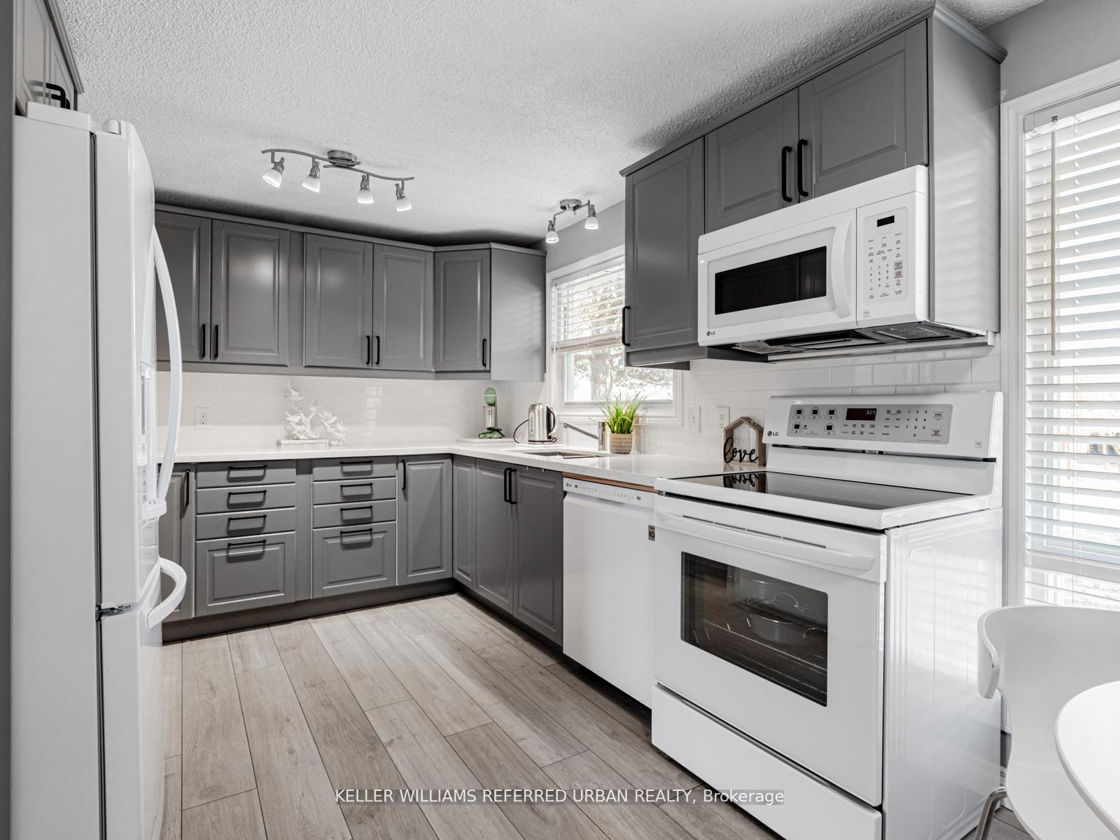 Photo 7 of 114 Tecumseth Pines Drive, New Tecumseth, Rural New Tecumseth — HOMEH