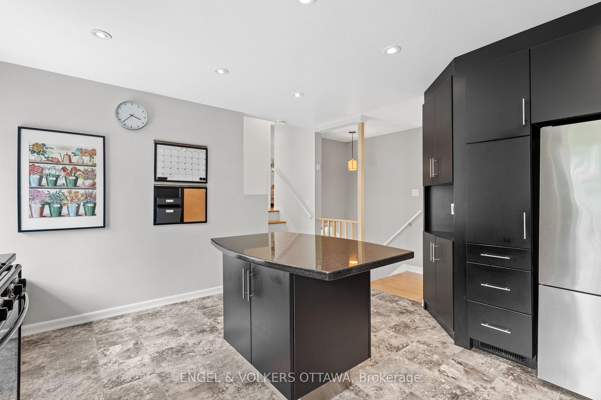 Photo 8 of 1138 Cameo Drive, Ottawa, Copeland Park — HOMEH