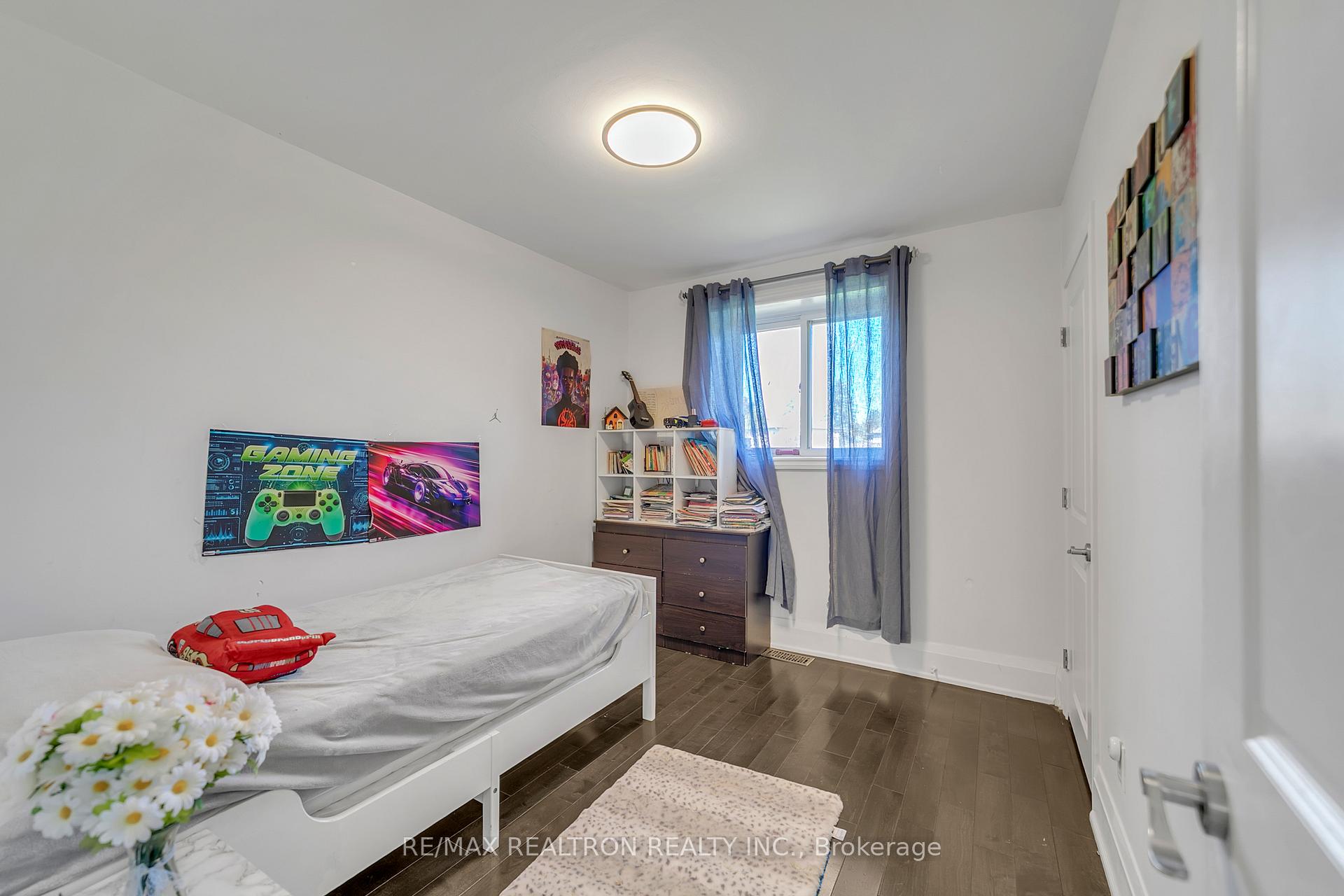 Photo 35 of 41 Tecumseh Drive, Aurora, Aurora Heights — HOMEH