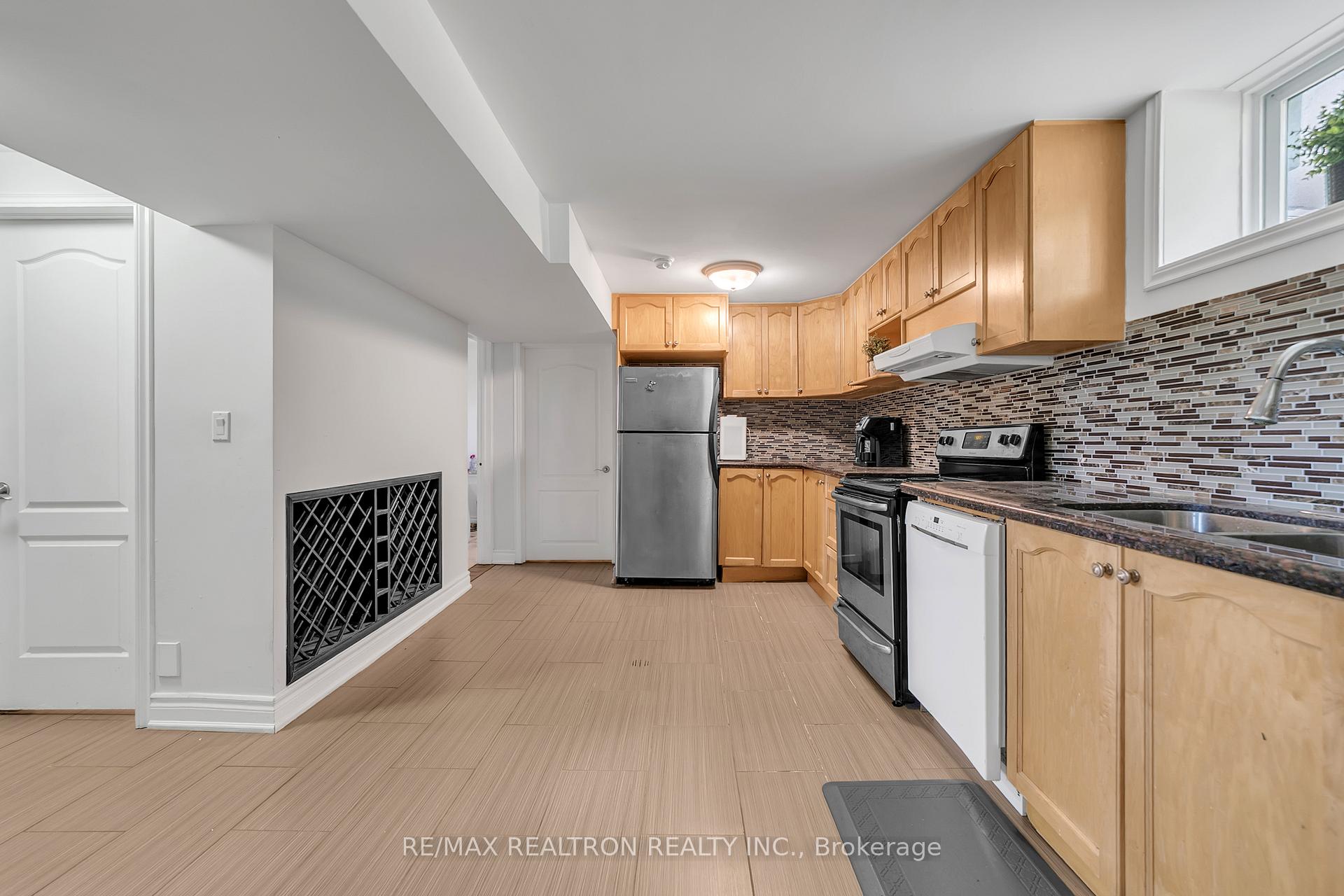 Photo 29 of 41 Tecumseh Drive, Aurora, Aurora Heights — HOMEH