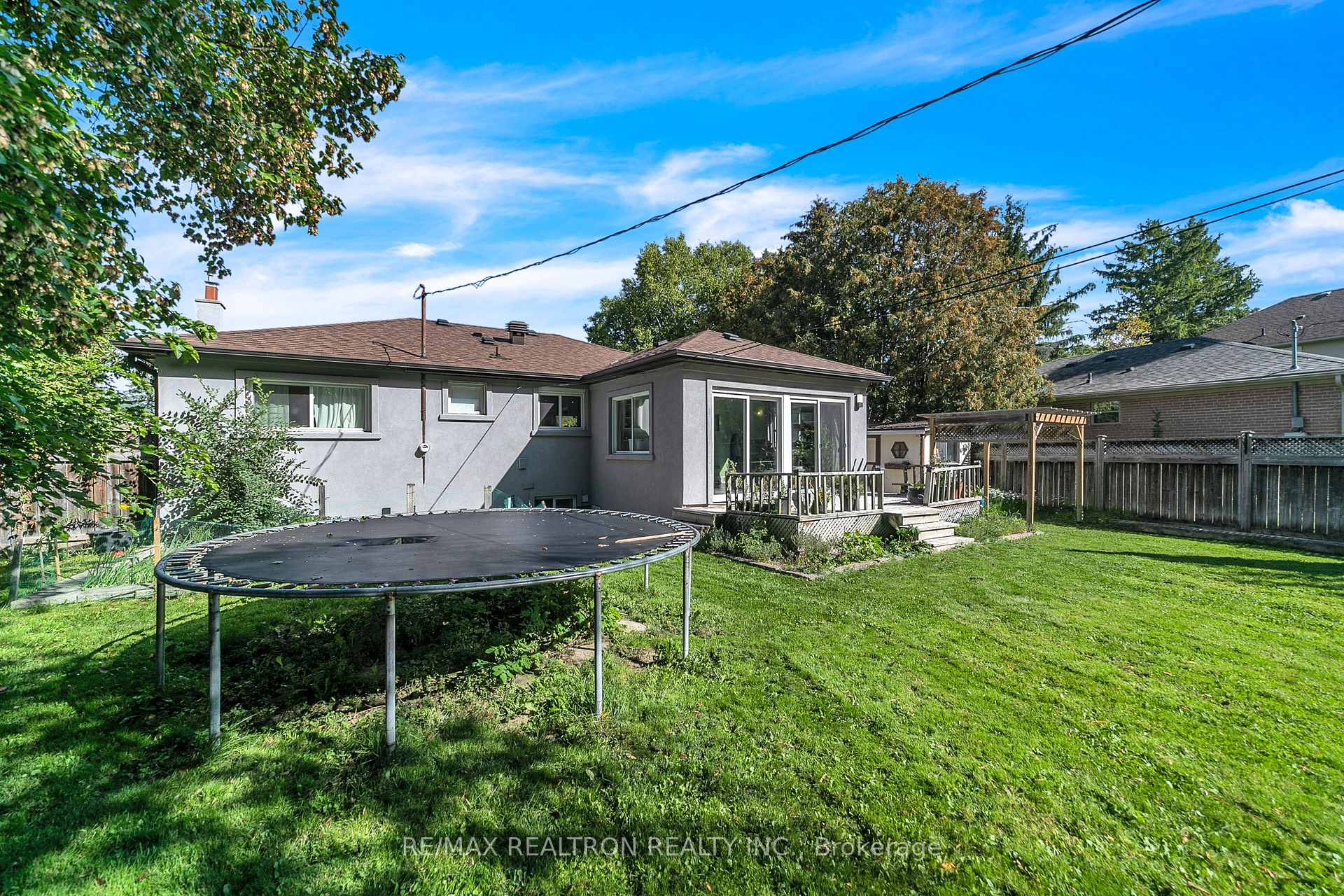 Photo 23 of 41 Tecumseh Drive, Aurora, Aurora Heights — HOMEH