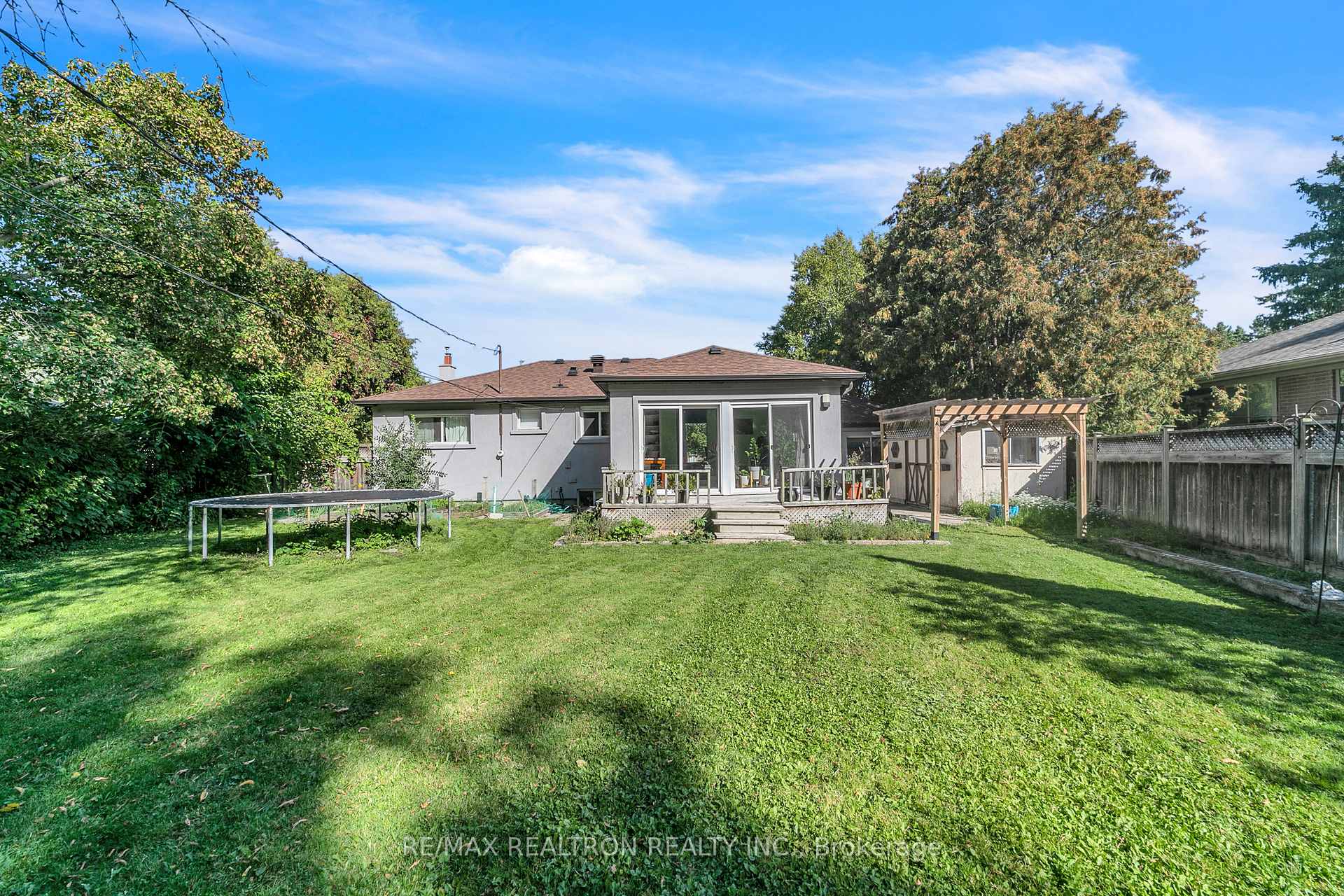 Photo 32 of 41 Tecumseh Drive, Aurora, Aurora Heights — HOMEH