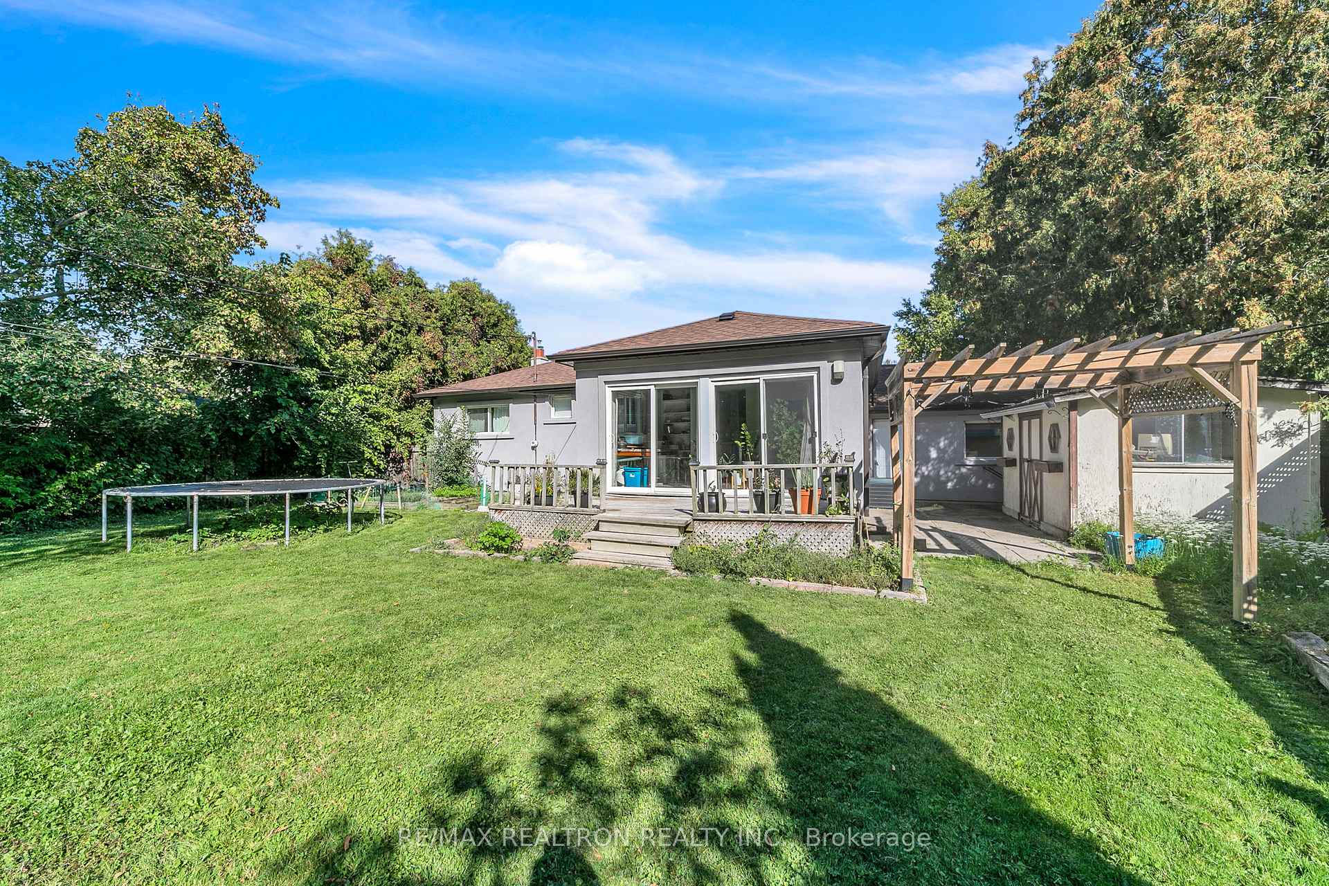 Photo 30 of 41 Tecumseh Drive, Aurora, Aurora Heights — HOMEH