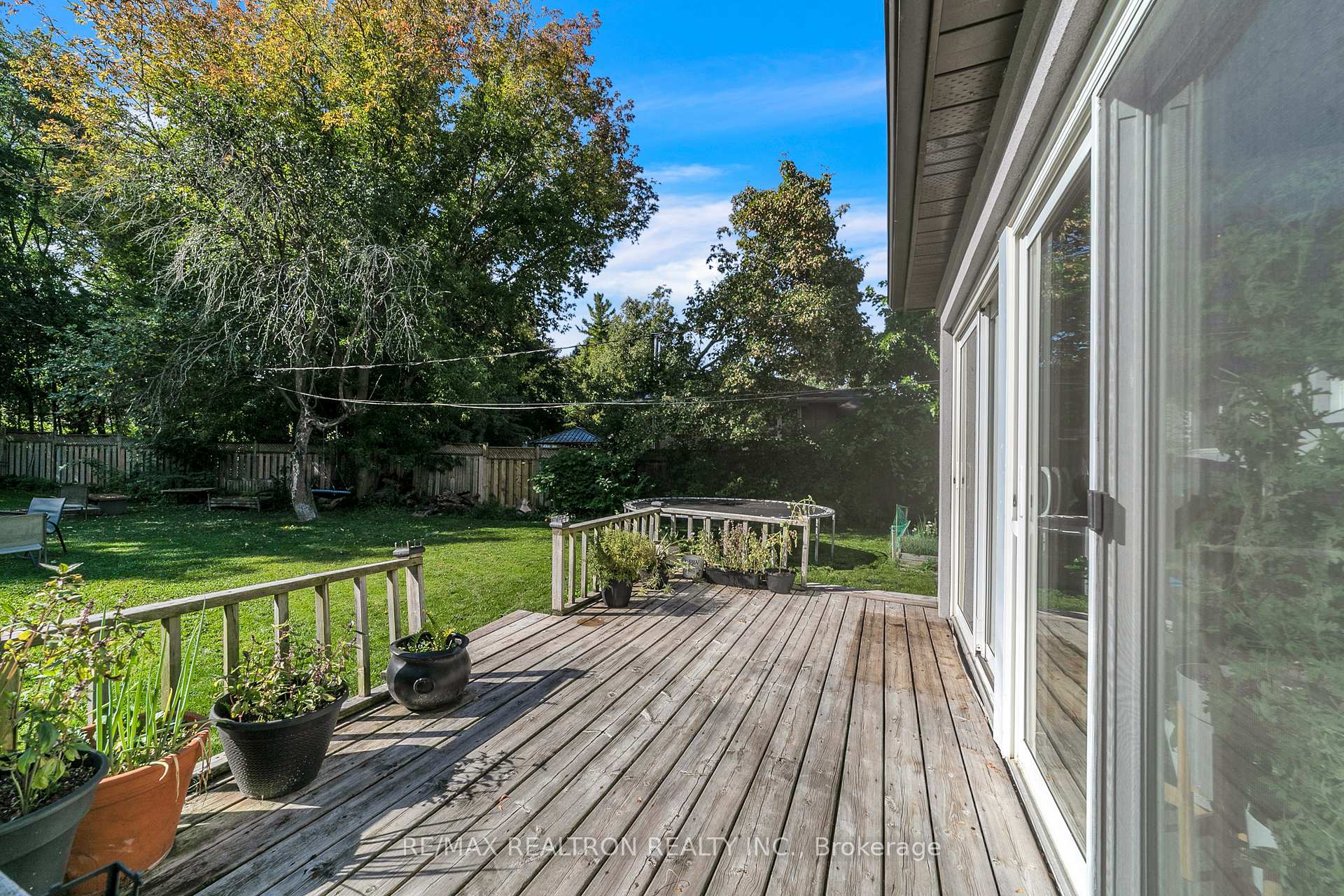 Photo 25 of 41 Tecumseh Drive, Aurora, Aurora Heights — HOMEH