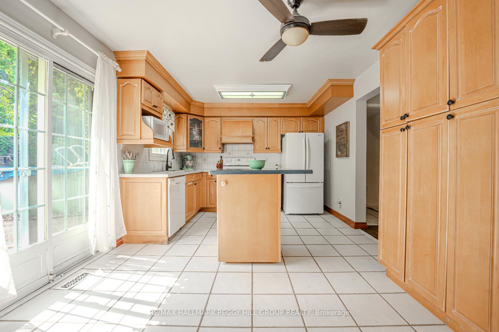 Photo 5 of 9 Oriole Court, Barrie, Cundles East — HOMEH
