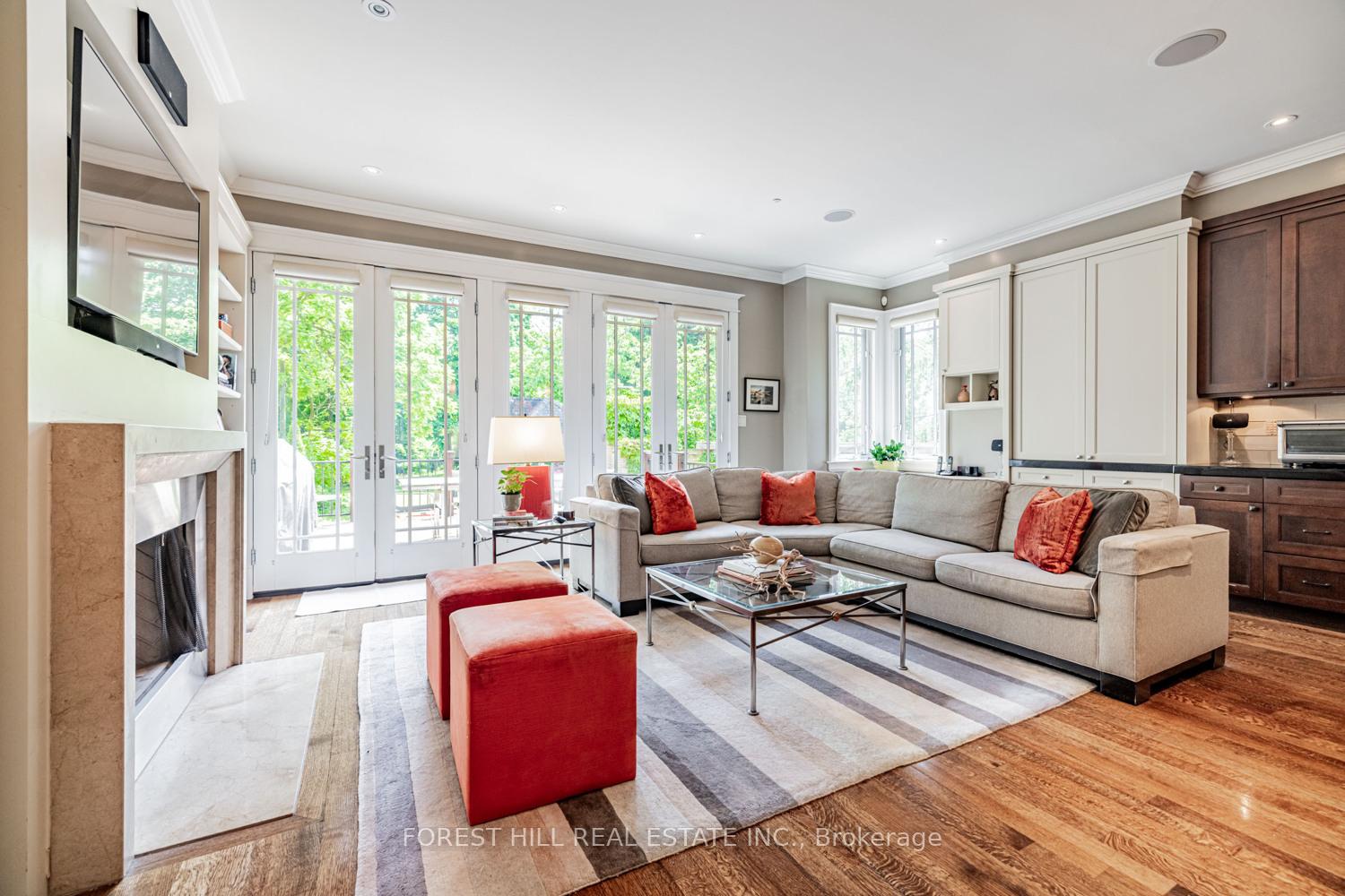 Photo 6 of 35 Sheldrake Boulevard, Toronto, Mount Pleasant East — HOMEH