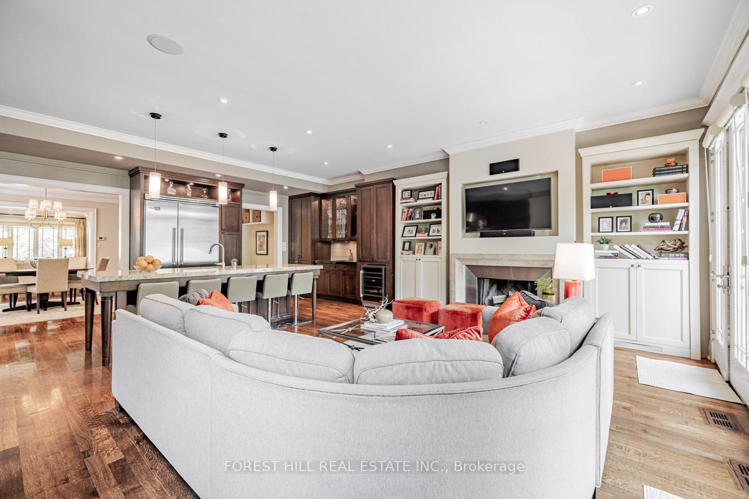 Photo 5 of 35 Sheldrake Boulevard, Toronto, Mount Pleasant East — HOMEH